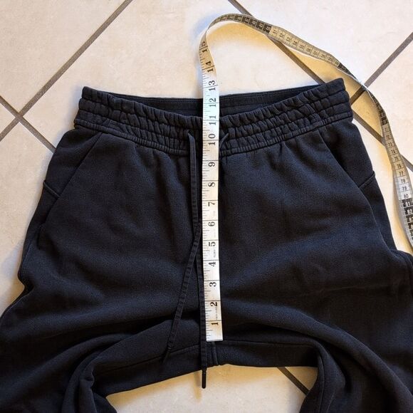 Lululemon Loungeful High-rise Jogger Black fleece cozy warm size 6 - Picture 12 of 12